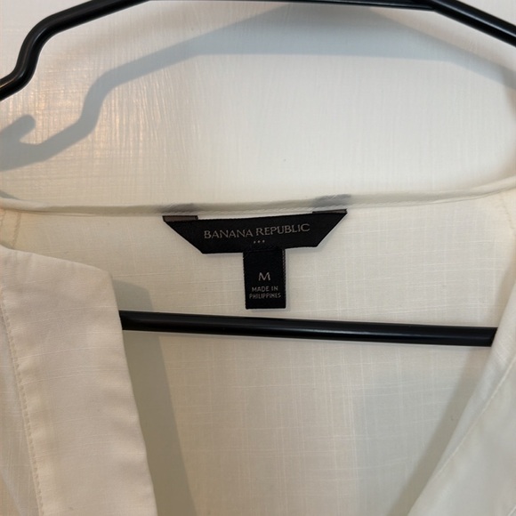 Women’s Banana Republic blouse - short sleeve size medium - Picture 3 of 5